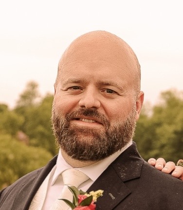 a selfie of Joe Robertson, the handsome proprietor of this here site.